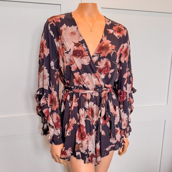 Dress Forum Los Angeles-Washed Floral Romper w/ Ruffled Trim Line-Women’s Medium - Picture 1 of 9